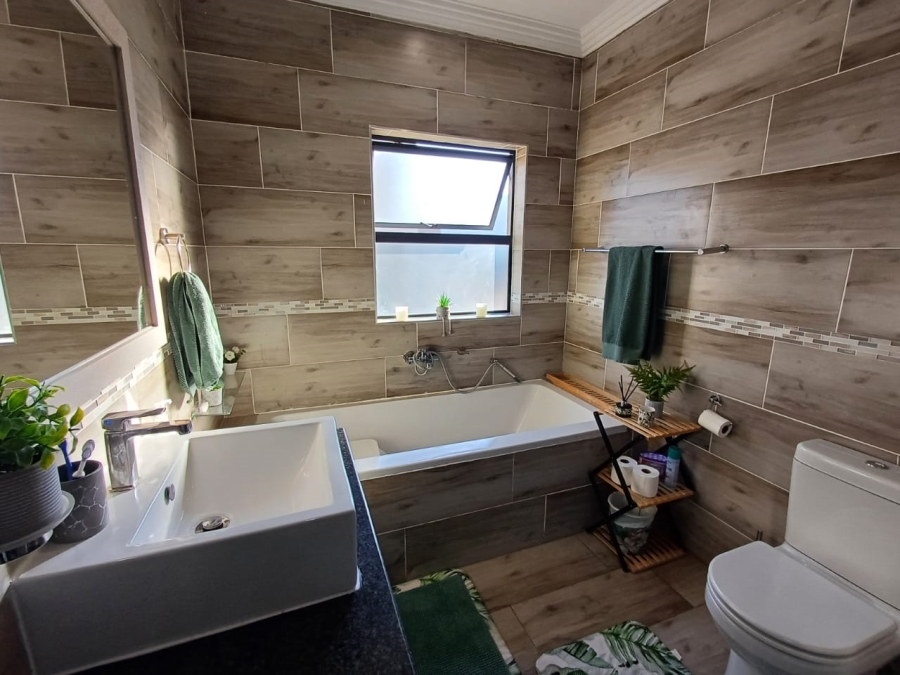 3 Bedroom Property for Sale in Leloko Lifestyle Estate North West
